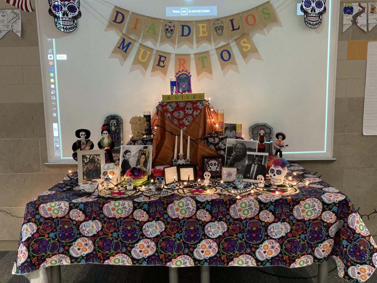 The ofrenda created by the Spanish department.